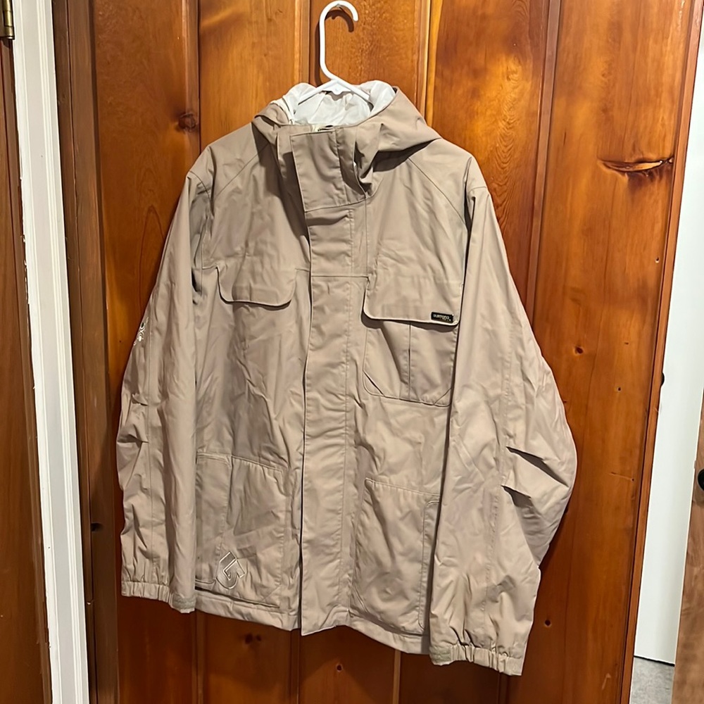Burton Men’s snowboard jacket. Medium. Light brown.